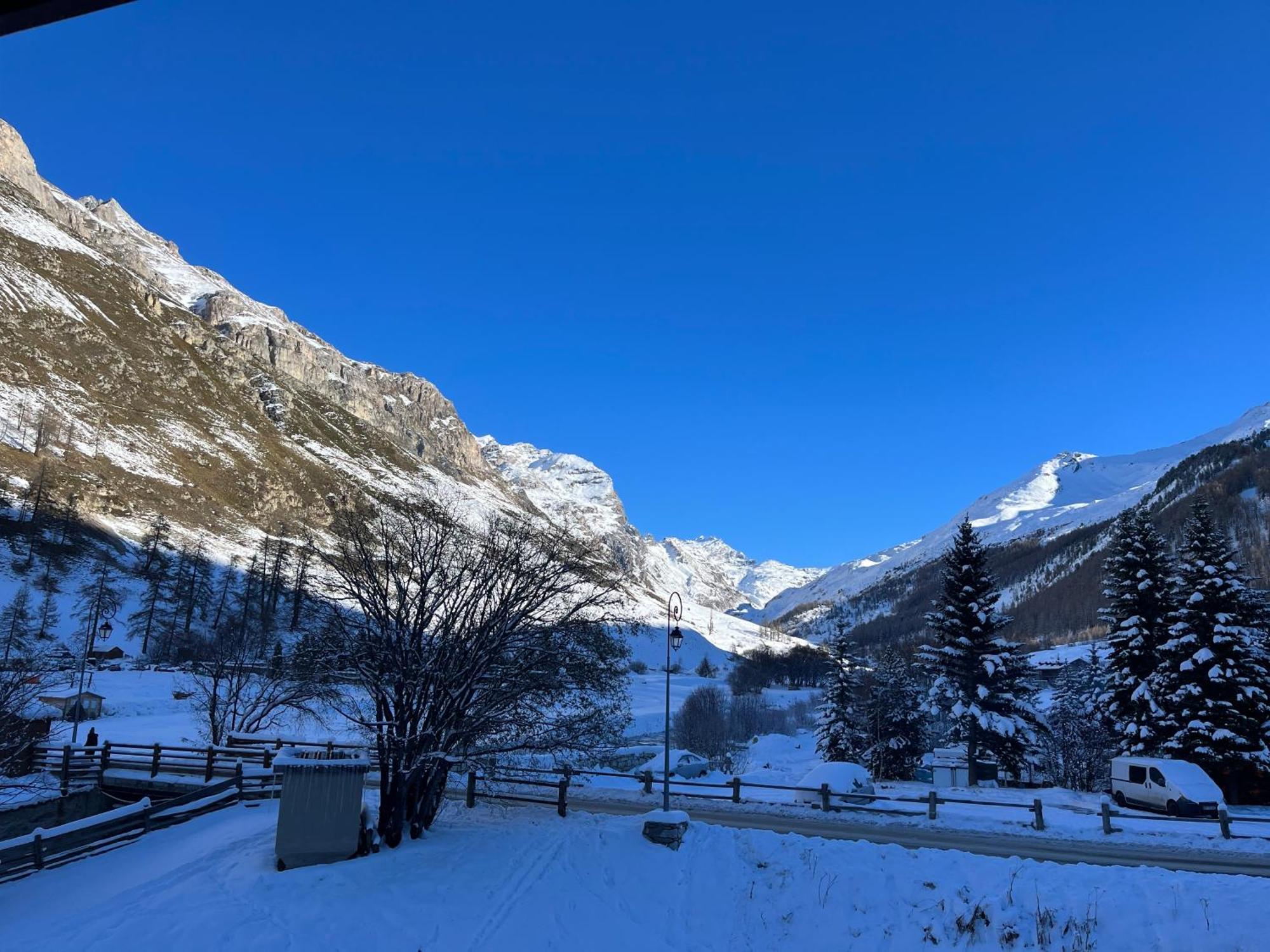 Les Barmettes Appart Renove Avec Vue, Parking Et Skis Aux Pieds Val-dʼIsère Exterior foto